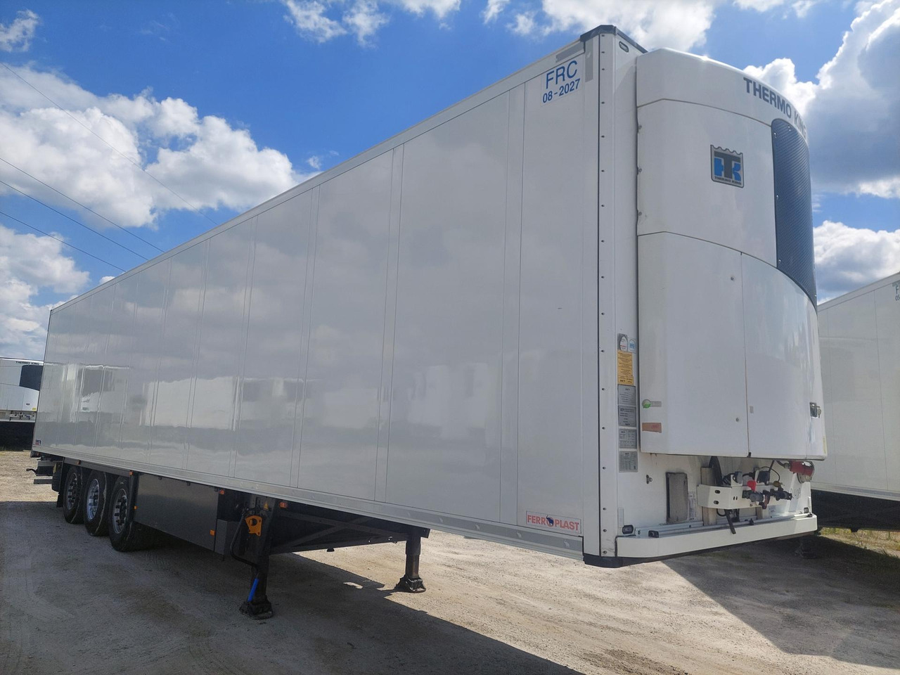 2018 Schmitz Cargobull SKO Double Deck FP 60 ThermoKing SLXi 300 Lifting Axle - Semi-trailer berpendingin: gambar 4 2018 Schmitz Cargobull SKO Double Deck FP 60 ThermoKing SLXi 300 Lifting Axle - Semi-trailer berpendingin: gambar 4