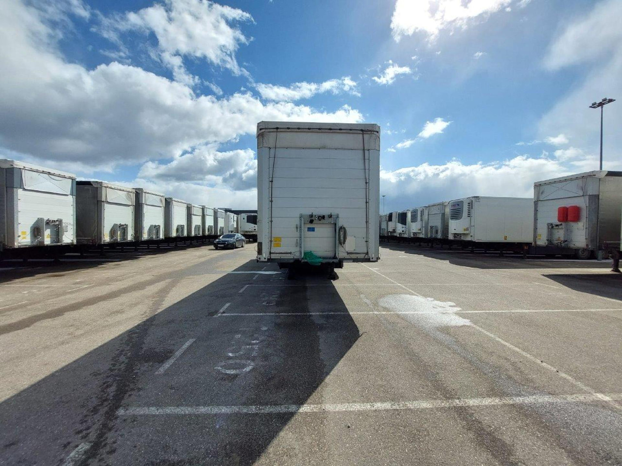 2019 Schmitz Cargobull SCS24/L Lifting Axle - Semi-trailer dengan terpal samping: gambar 2 2019 Schmitz Cargobull SCS24/L Lifting Axle - Semi-trailer dengan terpal samping: gambar 2