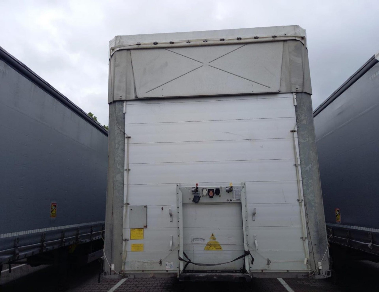 2021 Schmitz Cargobull SCS24/L Varios - Semi-trailer dengan terpal samping: gambar 1 2021 Schmitz Cargobull SCS24/L Varios - Semi-trailer dengan terpal samping: gambar 1