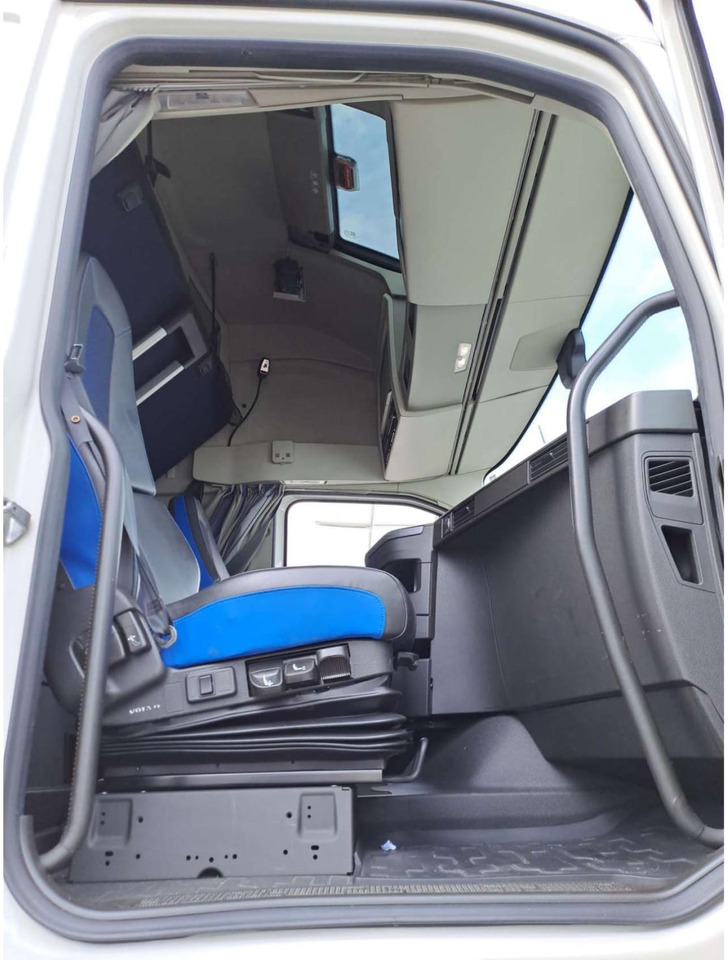 2023 Volvo FH 460 Globetrotter XL Varios i-Save - Tractor head: gambar 2 2023 Volvo FH 460 Globetrotter XL Varios i-Save - Tractor head: gambar 2