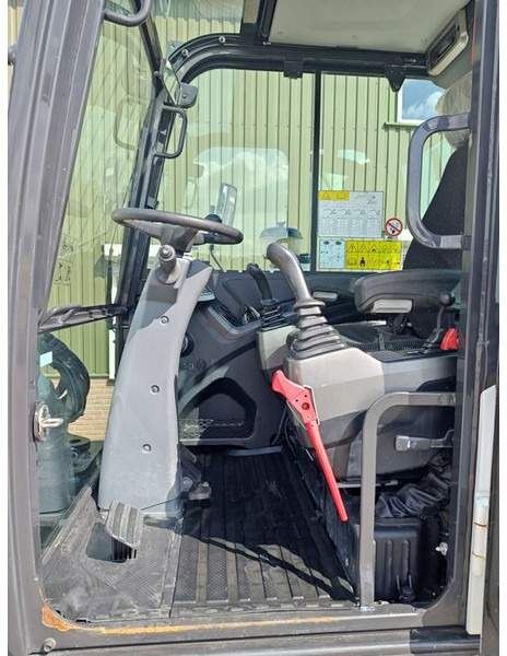 Ekskavator roda Bobcat E57W: gambar 6