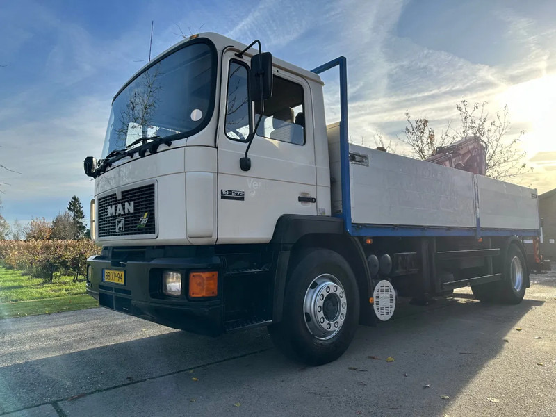 MAN 19.272 F90 / NL TRUCK / 4X2 / EURO1 / ATLAS AK140.1-6,2/1 / MANUAL / FIRST OWNER - Truk derek: gambar 1 MAN 19.272 F90 / NL TRUCK / 4X2 / EURO1 / ATLAS AK140.1-6,2/1 / MANUAL / FIRST OWNER - Truk derek: gambar 1