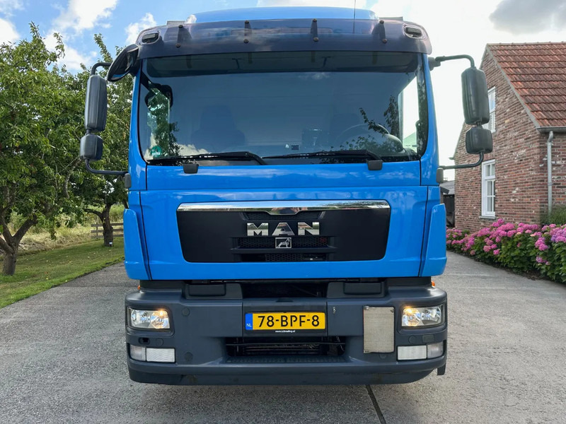 MAN TGM 12.250 / NL TRUCK / EURO 5 / SLIDING ROOF / BOX + TAILLIFT / FULL AIR / NAVI - Truk box: gambar 2 MAN TGM 12.250 / NL TRUCK / EURO 5 / SLIDING ROOF / BOX + TAILLIFT / FULL AIR / NAVI - Truk box: gambar 2