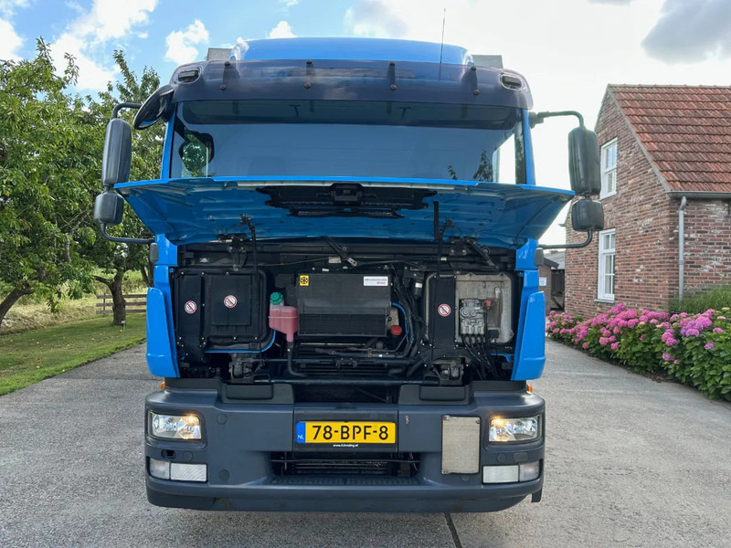 MAN TGM 12.250 / NL TRUCK / EURO 5 / SLIDING ROOF / BOX + TAILLIFT / FULL AIR / NAVI - Truk box: gambar 3 MAN TGM 12.250 / NL TRUCK / EURO 5 / SLIDING ROOF / BOX + TAILLIFT / FULL AIR / NAVI - Truk box: gambar 3