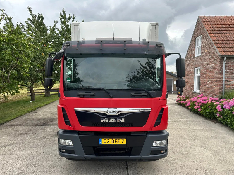 MAN TGM 15.250 / NL TRUCK / EURO 6 / NEW TYRES / NEW TACHO!! / BOX + LOADLIFT 2t - Truk box: gambar 2 MAN TGM 15.250 / NL TRUCK / EURO 6 / NEW TYRES / NEW TACHO!! / BOX + LOADLIFT 2t - Truk box: gambar 2