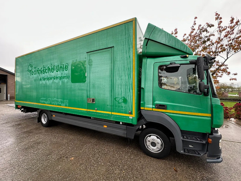 Mercedes-Benz Atego 1018 / NL TRUCK / EURO 6 / ONLY 100.000KM! / BOX+LIFT+SIDE DOOR / CLIMA / AUTOMATIC - Truk box: gambar 3 Mercedes-Benz Atego 1018 / NL TRUCK / EURO 6 / ONLY 100.000KM! / BOX+LIFT+SIDE DOOR / CLIMA / AUTOMATIC - Truk box: gambar 3