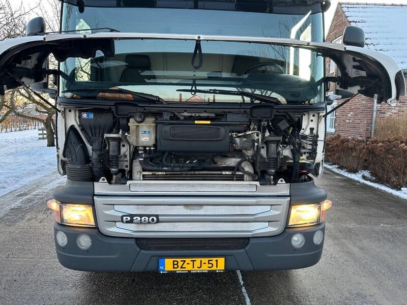 Scania P280 6X2 / NL TRUCK / 6X2 / DIJSEL 23,200 LTR / EURO5 / 4 COMP / AUTOMAAT - Truk tangki: gambar 4 Scania P280 6X2 / NL TRUCK / 6X2 / DIJSEL 23,200 LTR / EURO5 / 4 COMP / AUTOMAAT - Truk tangki: gambar 4