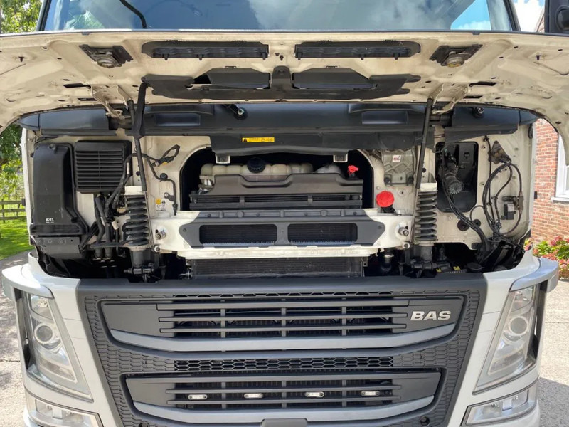 Volvo FM 460 EURO 6 / TOP!! / NL TRUCK / GLOBETROTTER / SAFETY SYSTEMS - Tractor head: gambar 3 Volvo FM 460 EURO 6 / TOP!! / NL TRUCK / GLOBETROTTER / SAFETY SYSTEMS - Tractor head: gambar 3