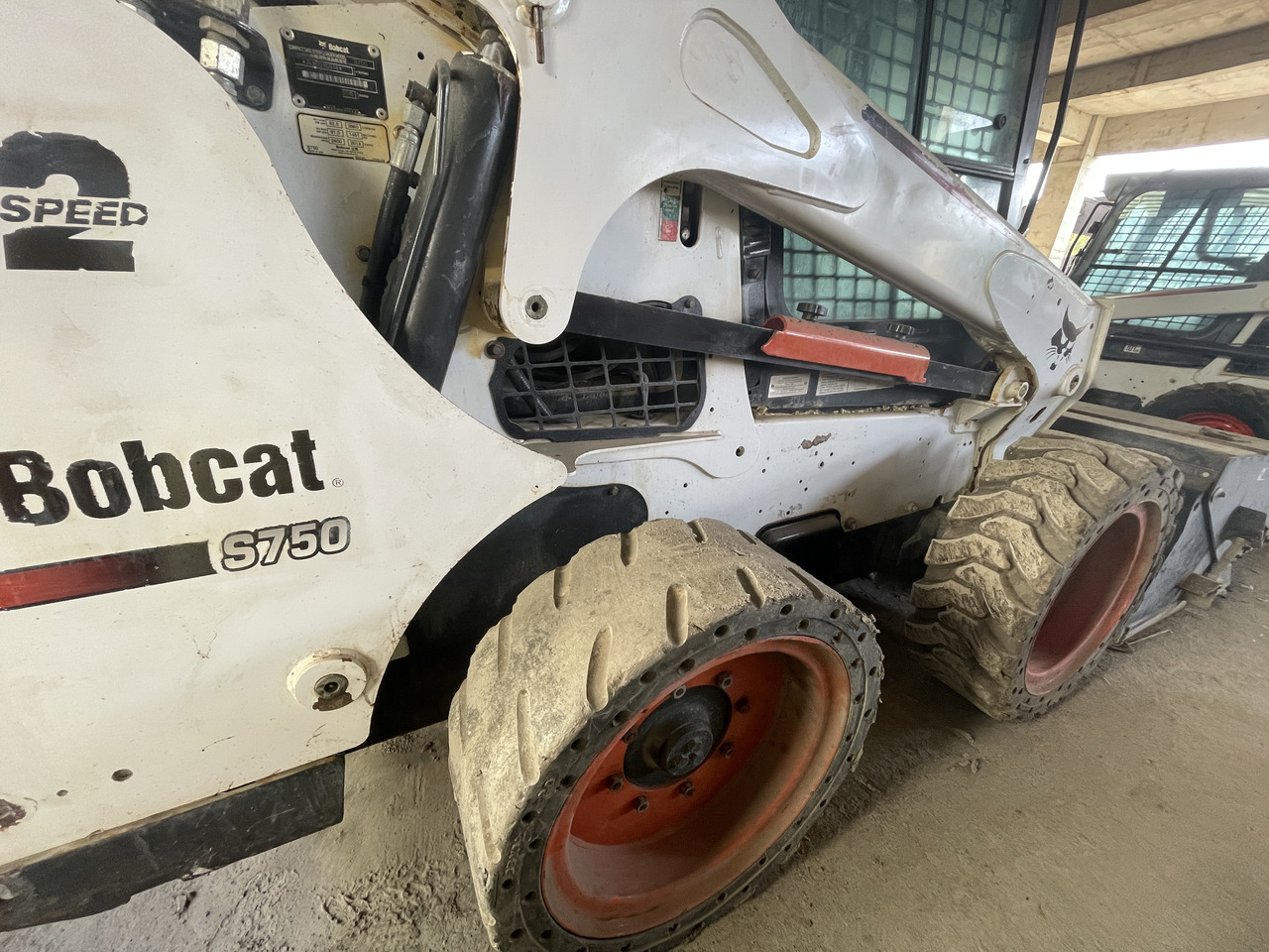 Bobcat S750 - Skid steer: gambar 4 Bobcat S750 - Skid steer: gambar 4