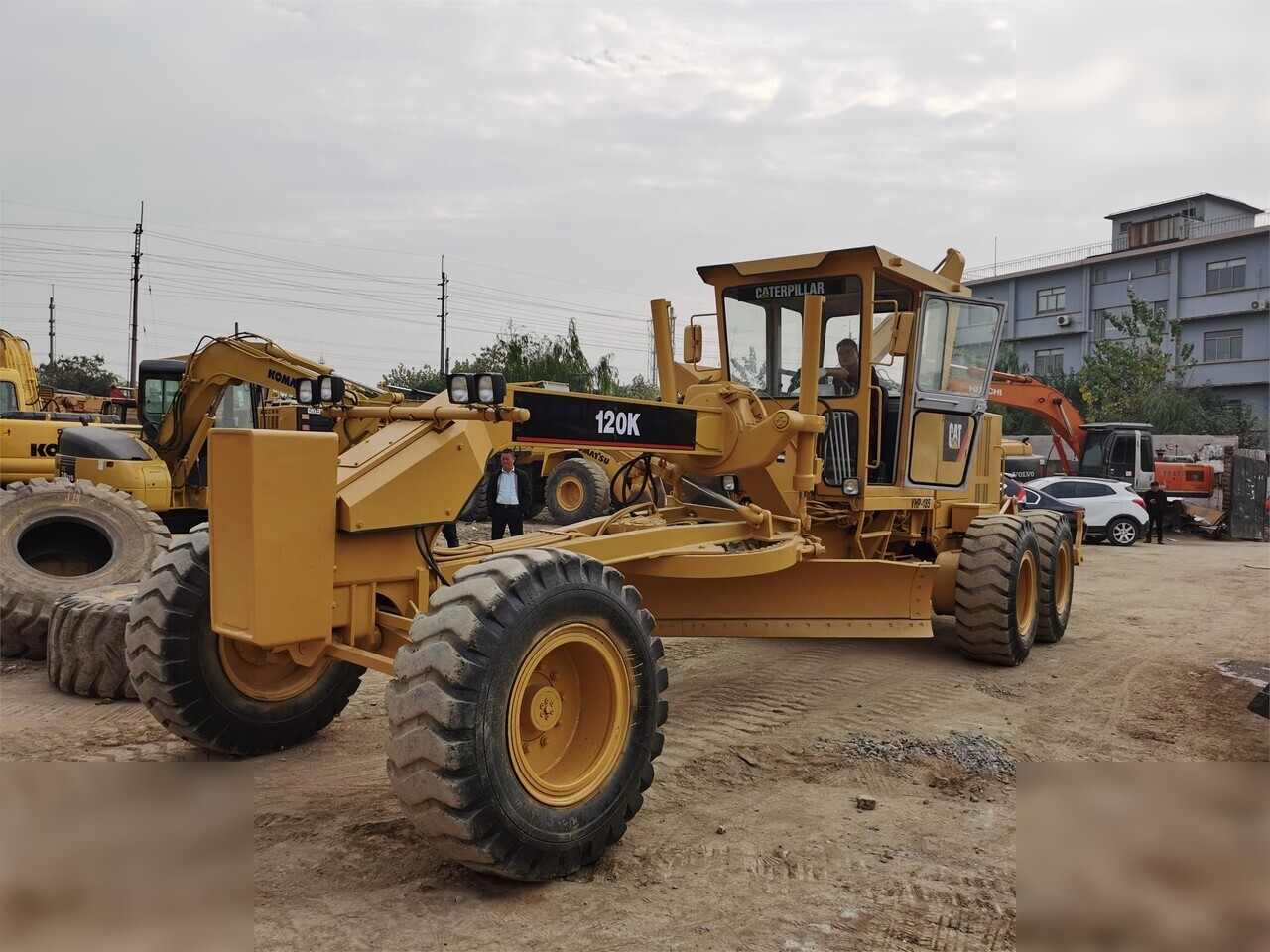 CATERPILLAR 120K - Grader: gambar 1 CATERPILLAR 120K - Grader: gambar 1