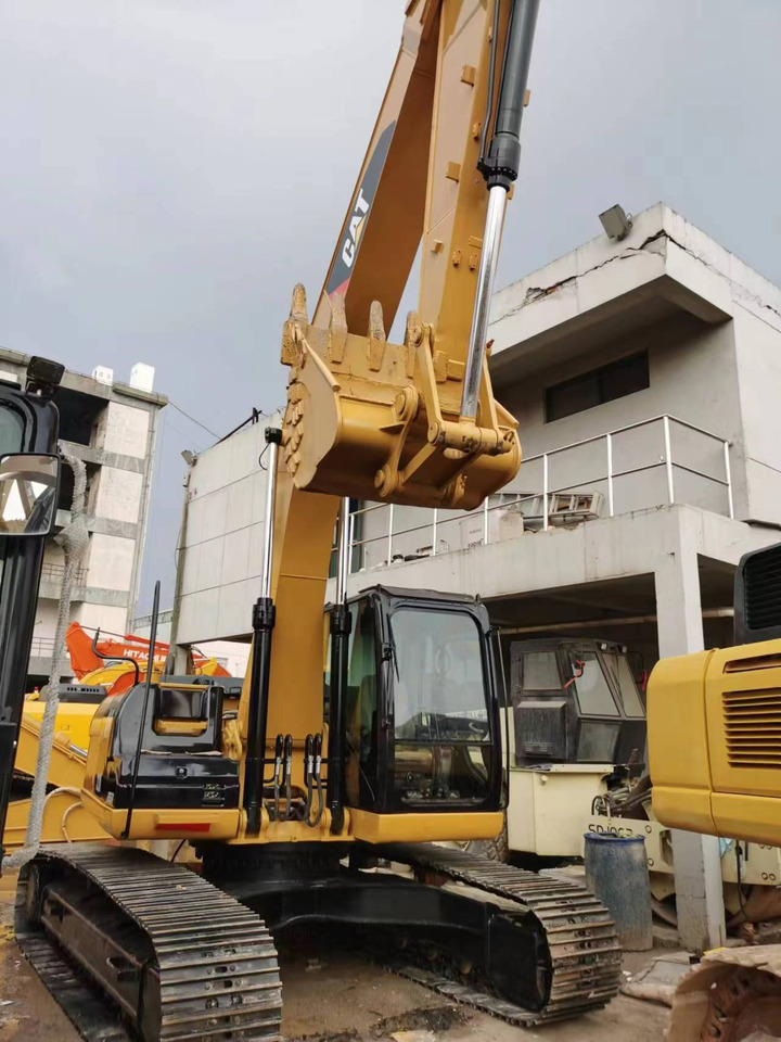 CATERPILLAR 323DL - Ekskavator perayap: gambar 4 CATERPILLAR 323DL - Ekskavator perayap: gambar 4