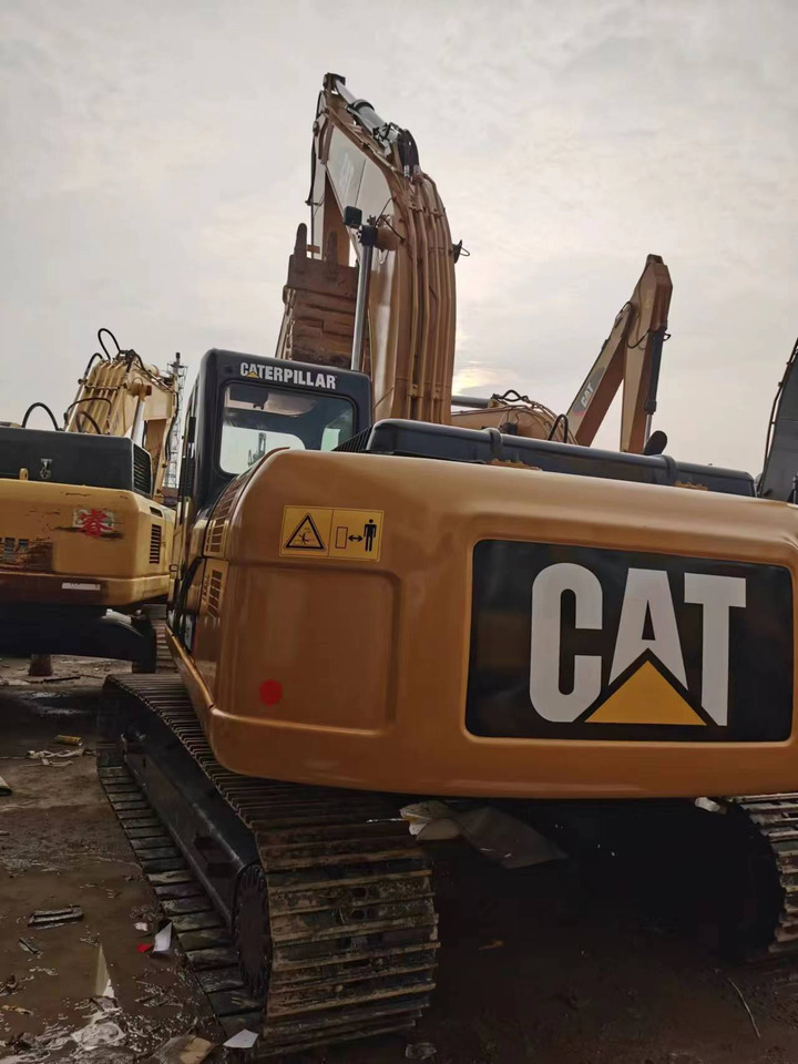 CATERPILLAR 323DL - Ekskavator perayap: gambar 2 CATERPILLAR 323DL - Ekskavator perayap: gambar 2