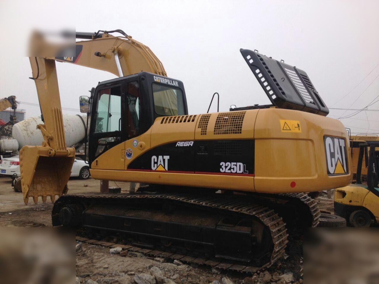 CATERPILLAR 325DL - Ekskavator perayap: gambar 1 CATERPILLAR 325DL - Ekskavator perayap: gambar 1