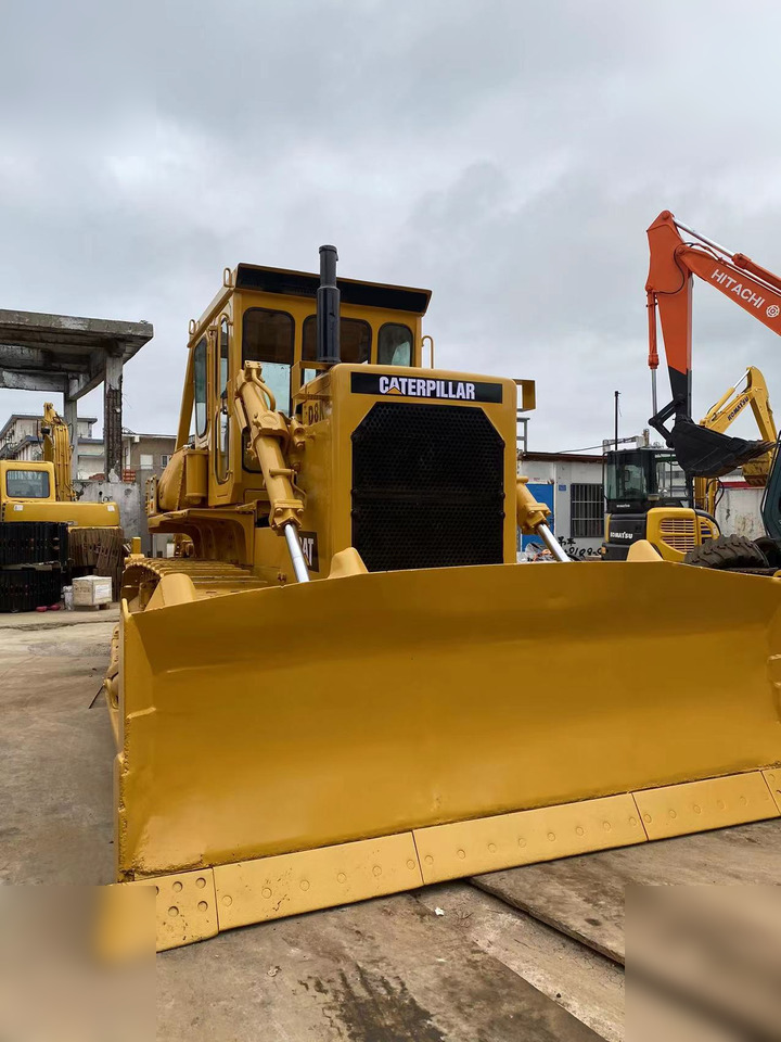 CATERPILLAR D8K - Bulldozer: gambar 2 CATERPILLAR D8K - Bulldozer: gambar 2