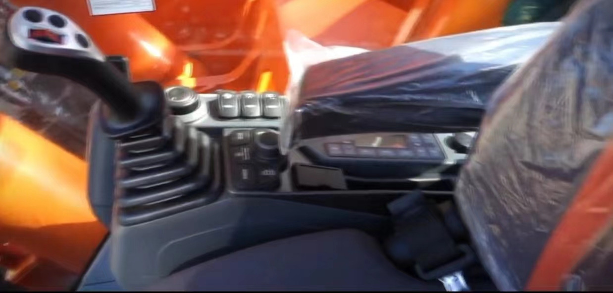 DOOSAN DX420LC - Ekskavator perayap: gambar 4 DOOSAN DX420LC - Ekskavator perayap: gambar 4