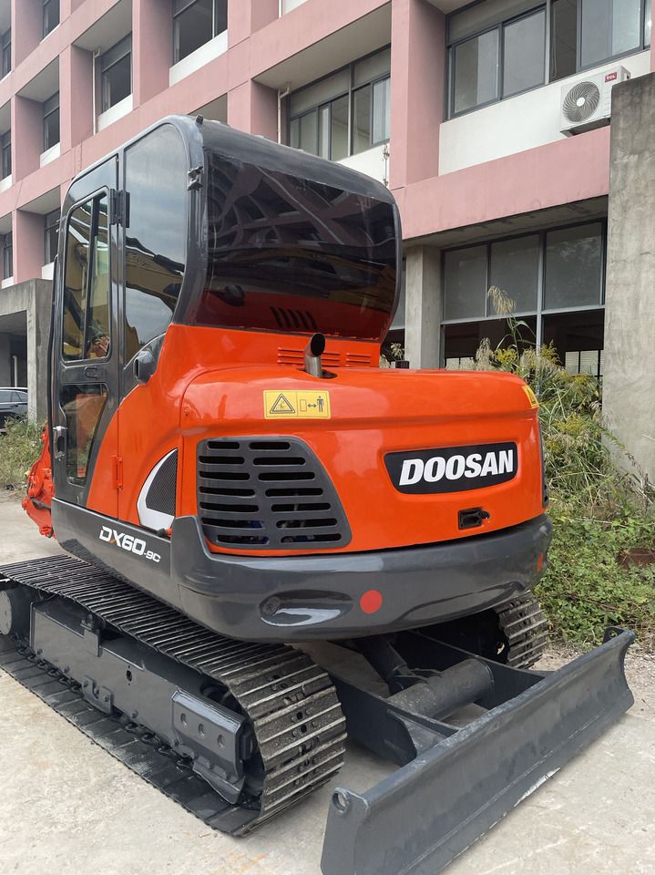 DOOSAN DX60-9C - Ekskavator perayap: gambar 1 DOOSAN DX60-9C - Ekskavator perayap: gambar 1