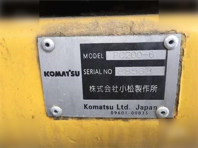 KOMATSU PC200-6 - Ekskavator perayap: gambar 2 KOMATSU PC200-6 - Ekskavator perayap: gambar 2
