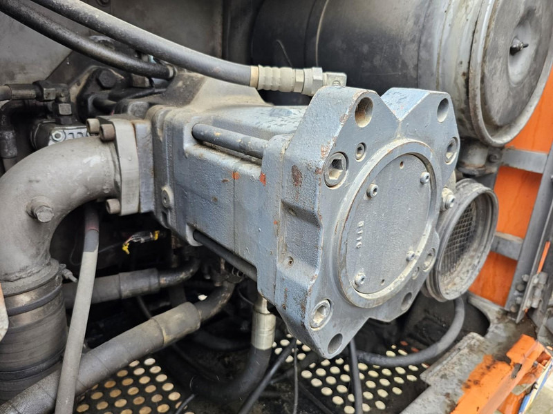 Ekskavator perayap Hitachi EX800H-5: gambar 13 Ekskavator perayap Hitachi EX800H-5: gambar 13