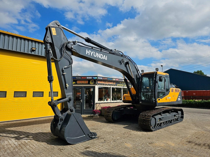 Hyundai R215L - Ekskavator perayap: gambar 2 Hyundai R215L - Ekskavator perayap: gambar 2