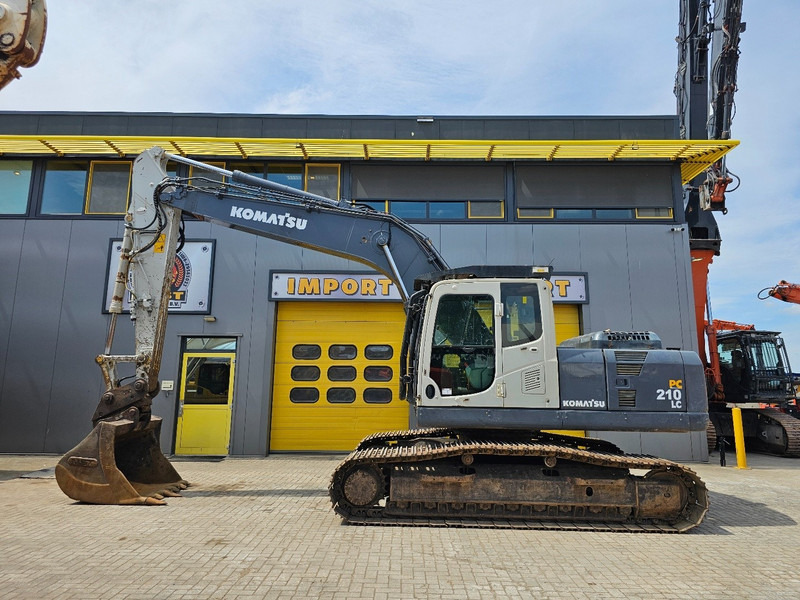 Komatsu PC210LC-8 - Ekskavator perayap: gambar 1 Komatsu PC210LC-8 - Ekskavator perayap: gambar 1
