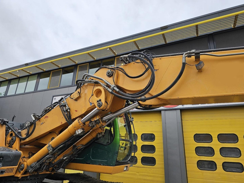 Ekskavator perayap Liebherr R934C: gambar 17 Ekskavator perayap Liebherr R934C: gambar 17