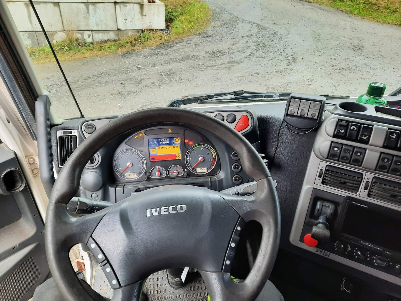 IVECO Stralis 560 - Truk jungkit: gambar 4 IVECO Stralis 560 - Truk jungkit: gambar 4