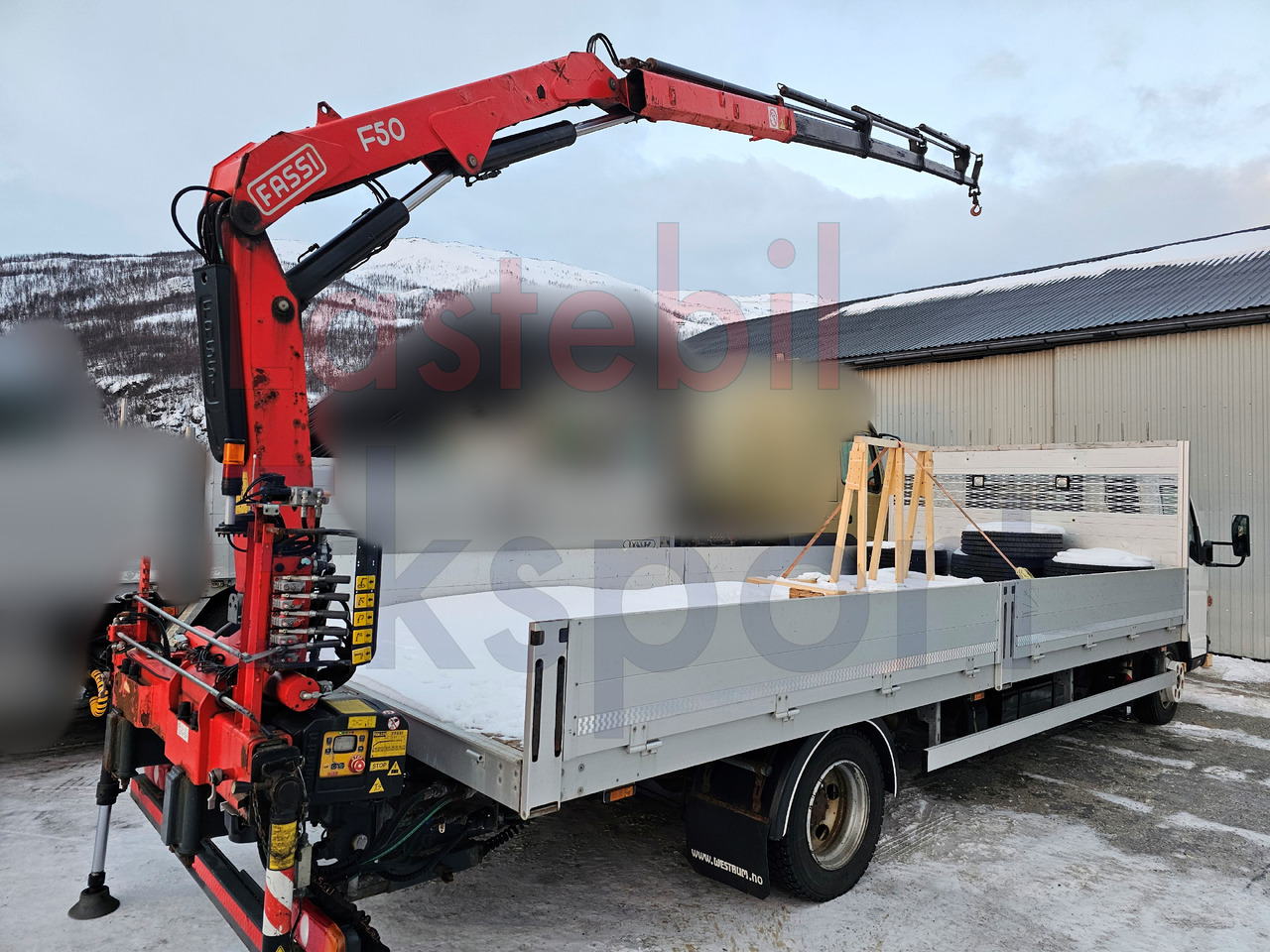 MITSUBISHI Fuso CANTER / FASSI F50 / LOW KM - Truk derek: gambar 2 MITSUBISHI Fuso CANTER / FASSI F50 / LOW KM - Truk derek: gambar 2