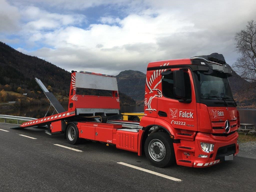 Mercedes-Benz ANTOS 1835 4x2 Omars 2x Winch Brille Load 8T - Mobil derek: gambar 1 Mercedes-Benz ANTOS 1835 4x2 Omars 2x Winch Brille Load 8T - Mobil derek: gambar 1
