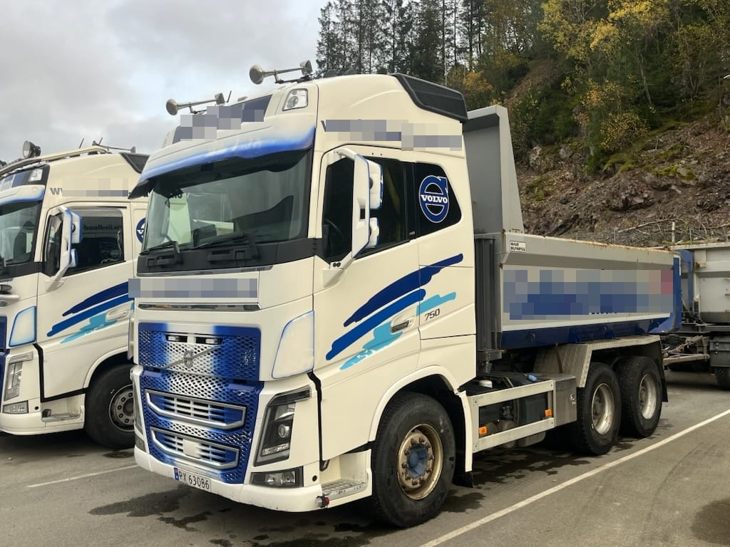 Volvo FH 540 - Truk jungkit: gambar 1 Volvo FH 540 - Truk jungkit: gambar 1