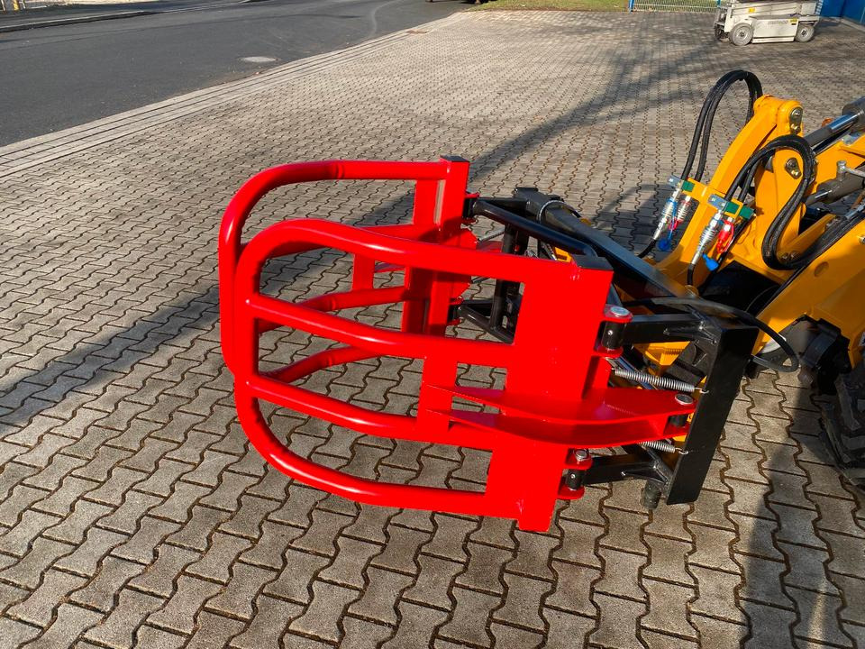 Ballengreifer/Ballenzange 1,80M *INKL.19% MWST*EURO-AUFNAHME*SOFORT VERFÜGBAR!* - Klem: gambar 1 Ballengreifer/Ballenzange 1,80M *INKL.19% MWST*EURO-AUFNAHME*SOFORT VERFÜGBAR!* - Klem: gambar 1