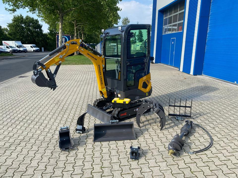 Minibagger BK1250KJSR inkl. kleinem Zubehörpaket *INKL.19% MWST*BERGER KRAUS*KUBOTA* VERSTELLFAHRWERK*SOFORT!* - Ekskavator mini: gambar 1 Minibagger BK1250KJSR inkl. kleinem Zubehörpaket *INKL.19% MWST*BERGER KRAUS*KUBOTA* VERSTELLFAHRWERK*SOFORT!* - Ekskavator mini: gambar 1