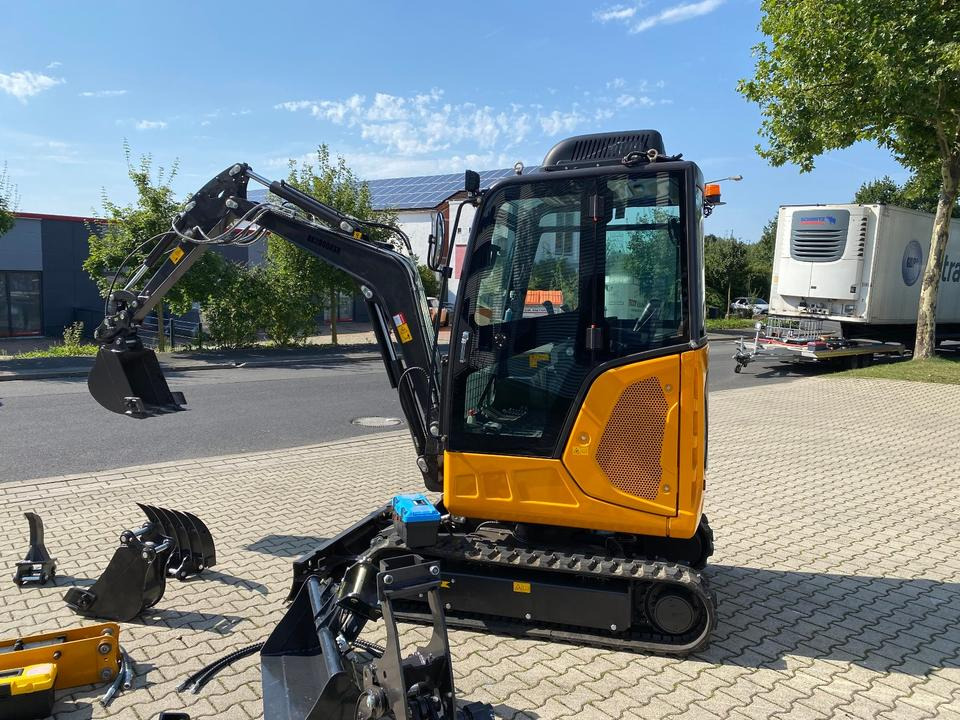 Minibagger BK2800ASR inkl. Zubehörpaket *INKL.19% MWST*BERGER KRAUS*KUBOTA*SCHWENKARM* VERSTELLFAHRWERK*KLIMA* - Ekskavator mini: gambar 3 Minibagger BK2800ASR inkl. Zubehörpaket *INKL.19% MWST*BERGER KRAUS*KUBOTA*SCHWENKARM* VERSTELLFAHRWERK*KLIMA* - Ekskavator mini: gambar 3