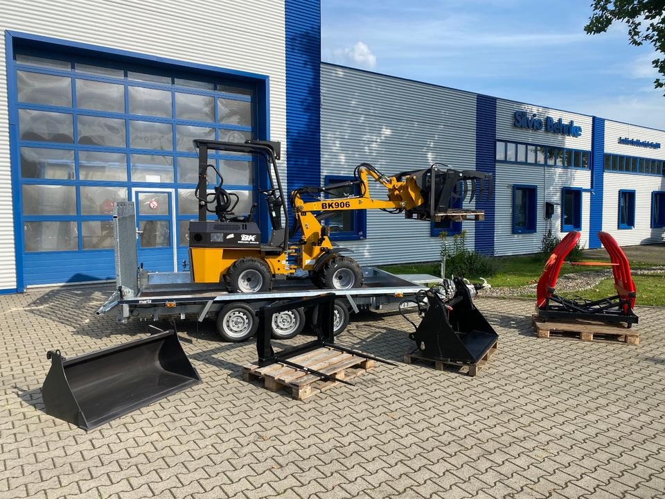 Radlader/Hoflader BK906 inkl. Tieflader und großem Zubehörpaket *INKL.19% MWST*BERGER KRAUS*PERKINS*CE*SOFORT!* - Ekskavator mini, Trailer: gambar 1 Radlader/Hoflader BK906 inkl. Tieflader und großem Zubehörpaket *INKL.19% MWST*BERGER KRAUS*PERKINS*CE*SOFORT!* - Ekskavator mini, Trailer: gambar 1