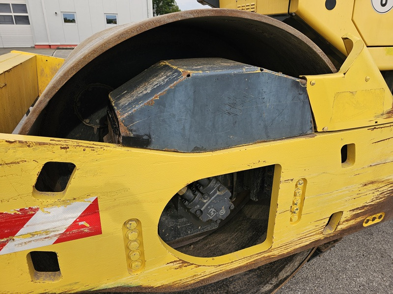 Pemadat BOMAG BW213DH-4 BVC: gambar 15 Pemadat BOMAG BW213DH-4 BVC: gambar 15