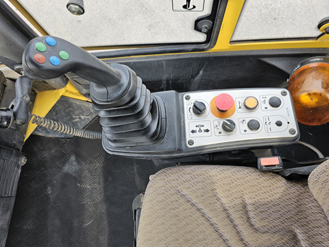 Pemadat BOMAG BW213DH-4 BVC: gambar 11 Pemadat BOMAG BW213DH-4 BVC: gambar 11