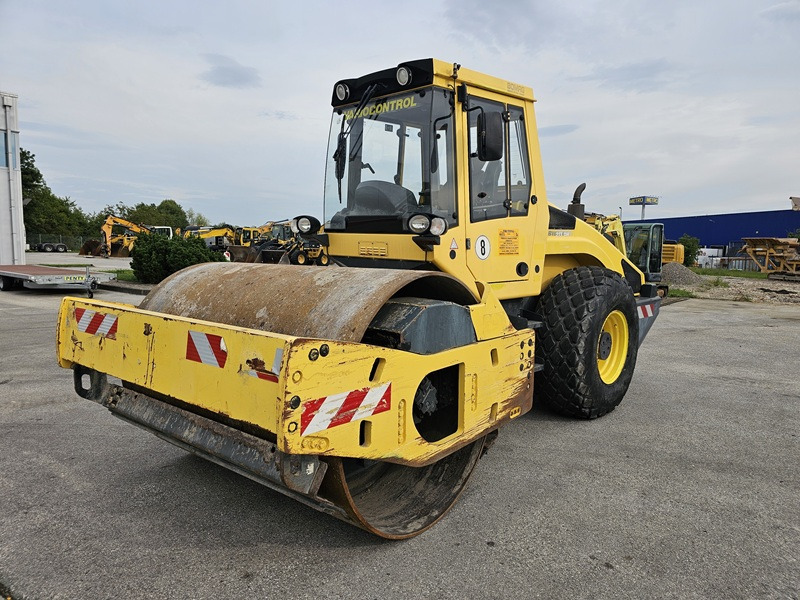 Pemadat BOMAG BW213DH-4 BVC: gambar 6 Pemadat BOMAG BW213DH-4 BVC: gambar 6