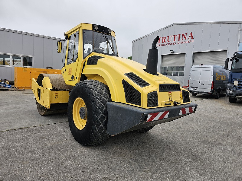 BOMAG BW213DH-4 - Pemadat: gambar 2 BOMAG BW213DH-4 - Pemadat: gambar 2