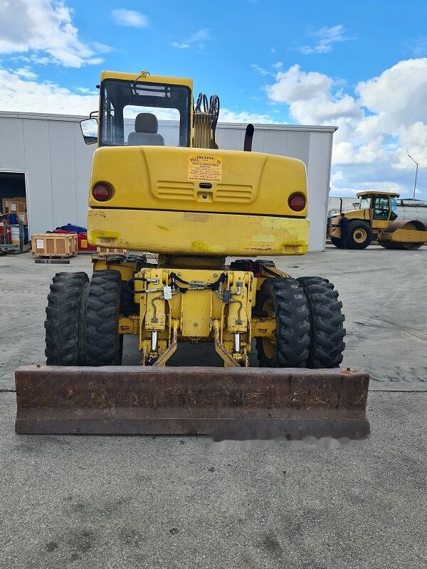 Komatsu PW110 - Ekskavator roda: gambar 3 Komatsu PW110 - Ekskavator roda: gambar 3