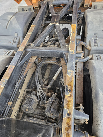 Truk jungkit MAN TGA35.440 8x6: gambar 18