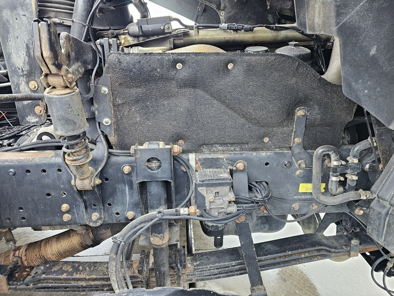 Truk jungkit MAN TGA35.440 8x6: gambar 21