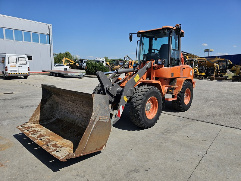 VOLVO L30G - Wheel loader: gambar 1 VOLVO L30G - Wheel loader: gambar 1