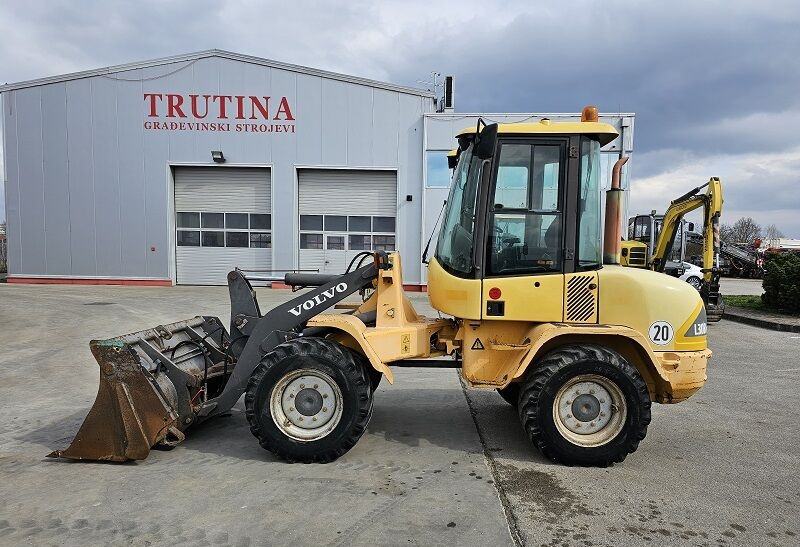 Volvo L30B - Loader konstruksi: gambar 1 Volvo L30B - Loader konstruksi: gambar 1