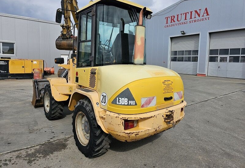 Volvo L30B - Loader konstruksi: gambar 2 Volvo L30B - Loader konstruksi: gambar 2