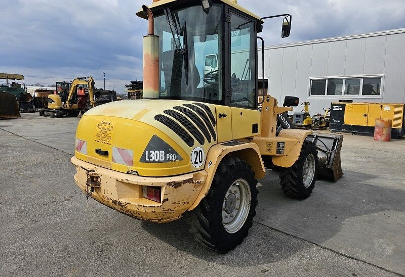 Volvo L30B - Loader konstruksi: gambar 3 Volvo L30B - Loader konstruksi: gambar 3