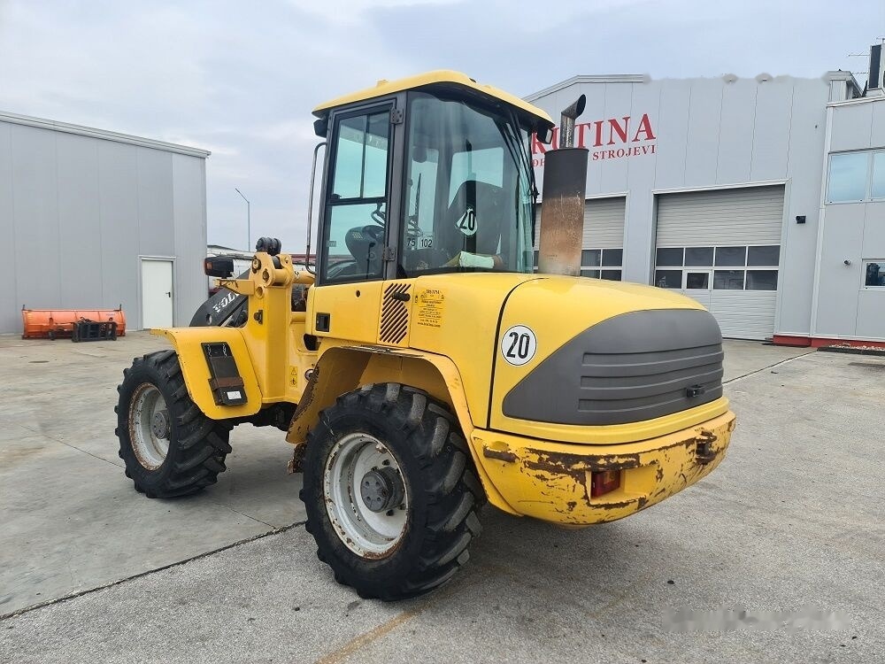 Volvo L40B - Wheel loader: gambar 2 Volvo L40B - Wheel loader: gambar 2