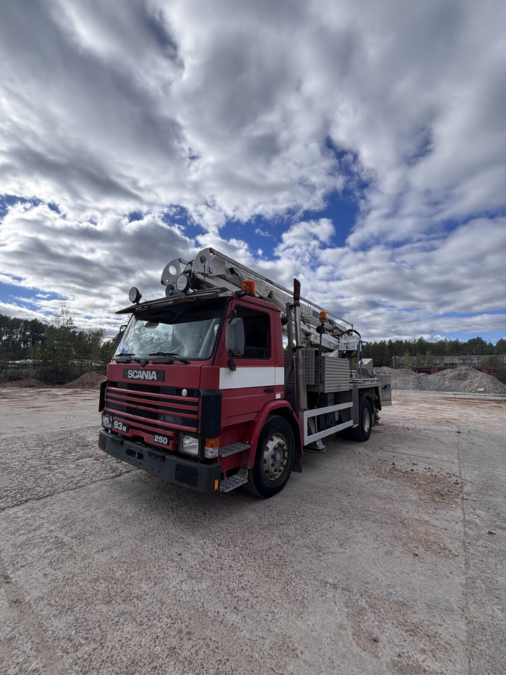 SCANIA - Truk pemadam kebakaran: gambar 1 SCANIA - Truk pemadam kebakaran: gambar 1