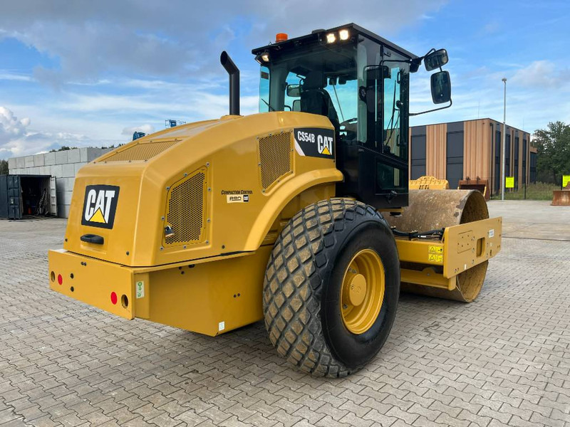 Cat CS 54 B - Roller: gambar 3 Cat CS 54 B - Roller: gambar 3