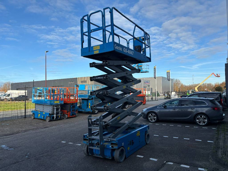 Genie GS 4047 - Scissor lifts: gambar 3 Genie GS 4047 - Scissor lifts: gambar 3