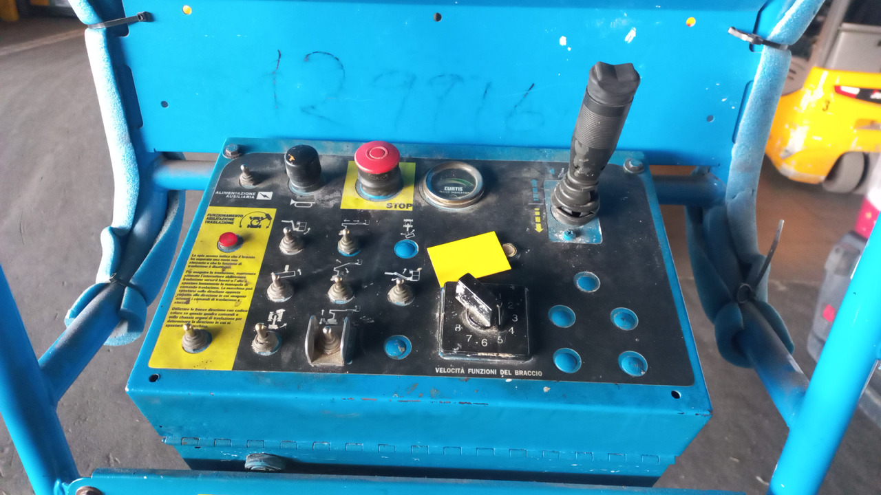 GENIE Z30/20N - Boom artikulasi: gambar 5 GENIE Z30/20N - Boom artikulasi: gambar 5