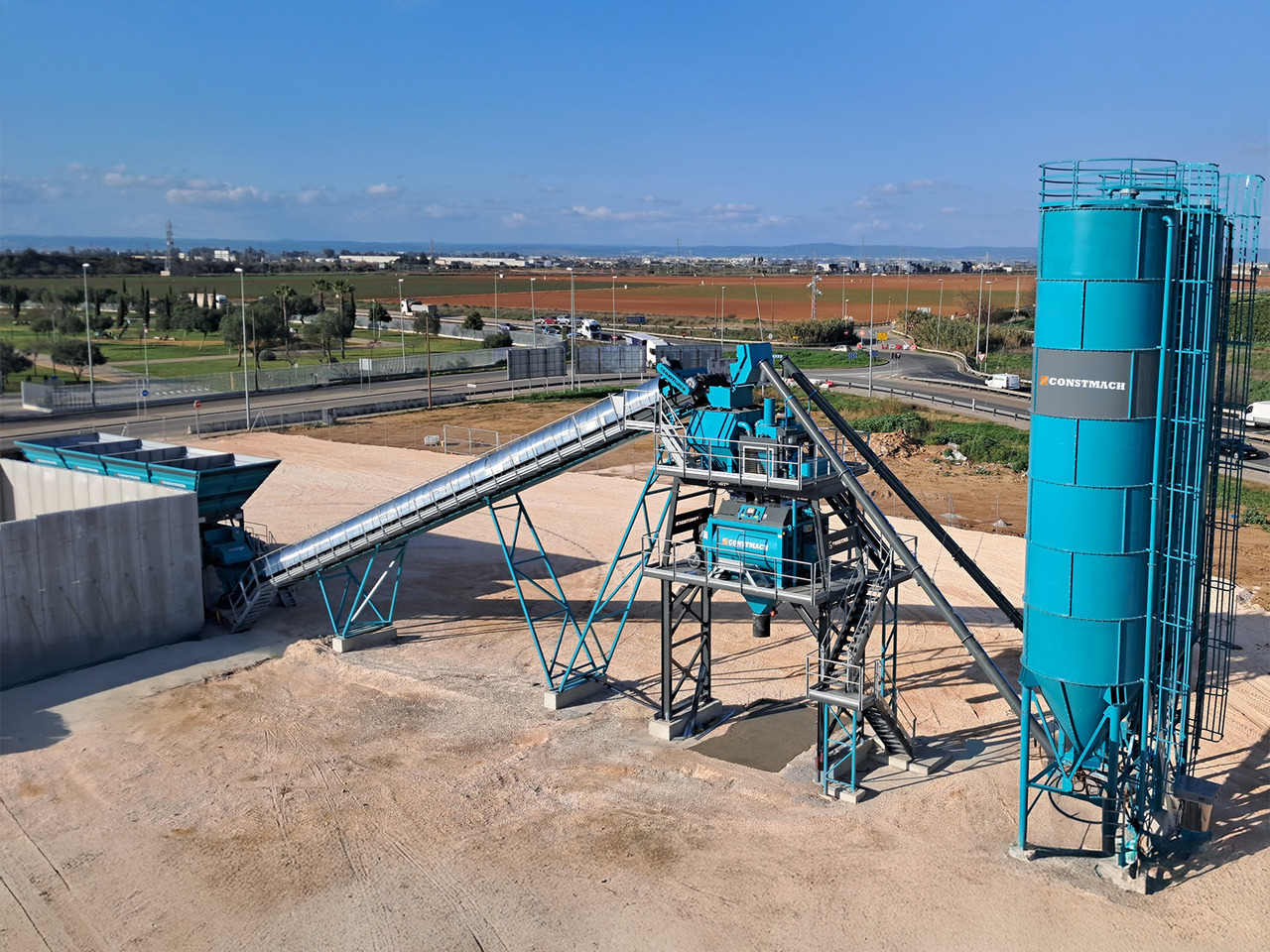 Constmach Centrale à Béton Stationnaire d'une Capacité de 120 m³/h - Pabrik beton: gambar 1 Constmach Centrale à Béton Stationnaire d'une Capacité de 120 m³/h - Pabrik beton: gambar 1